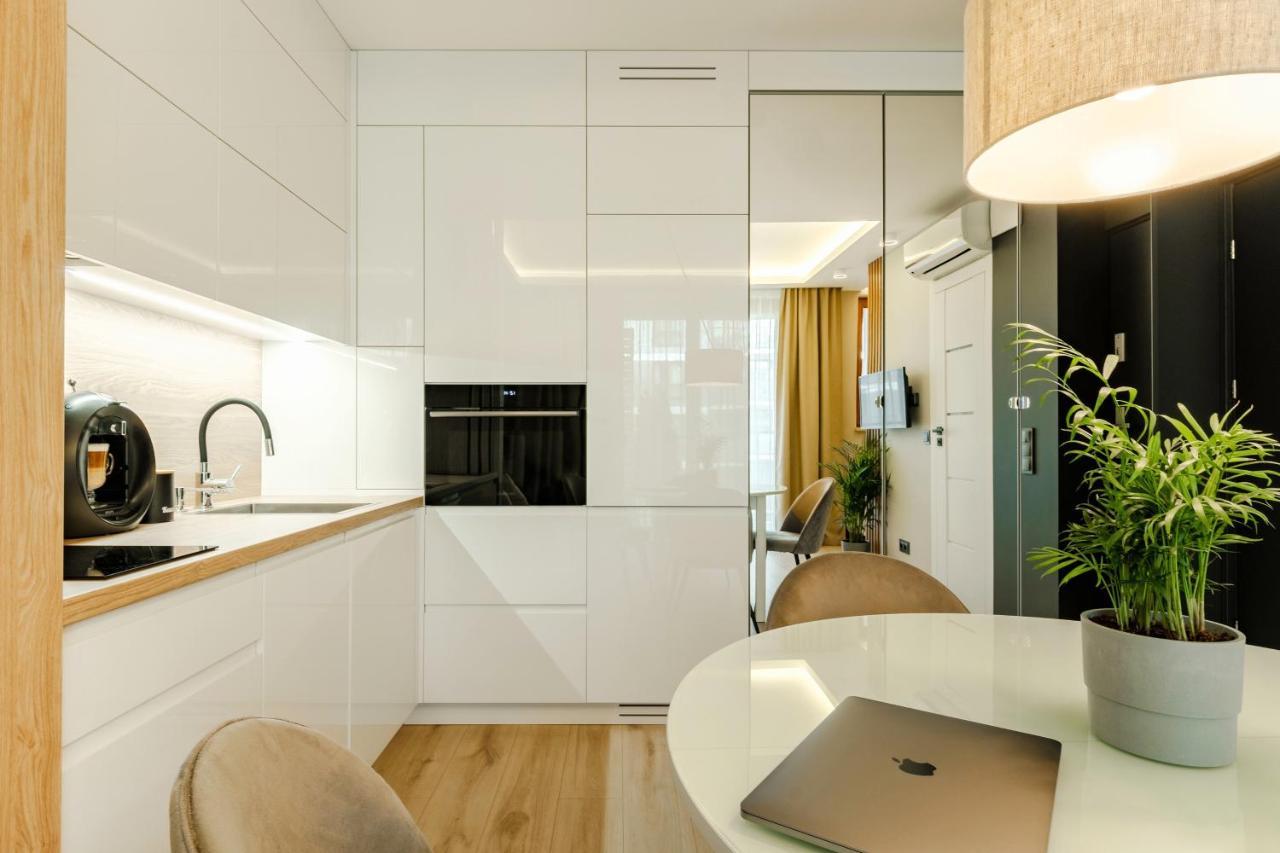 Apartment Wola, Wi-Fi, Smart Lock, Air Condition Varšava Exteriér fotografie