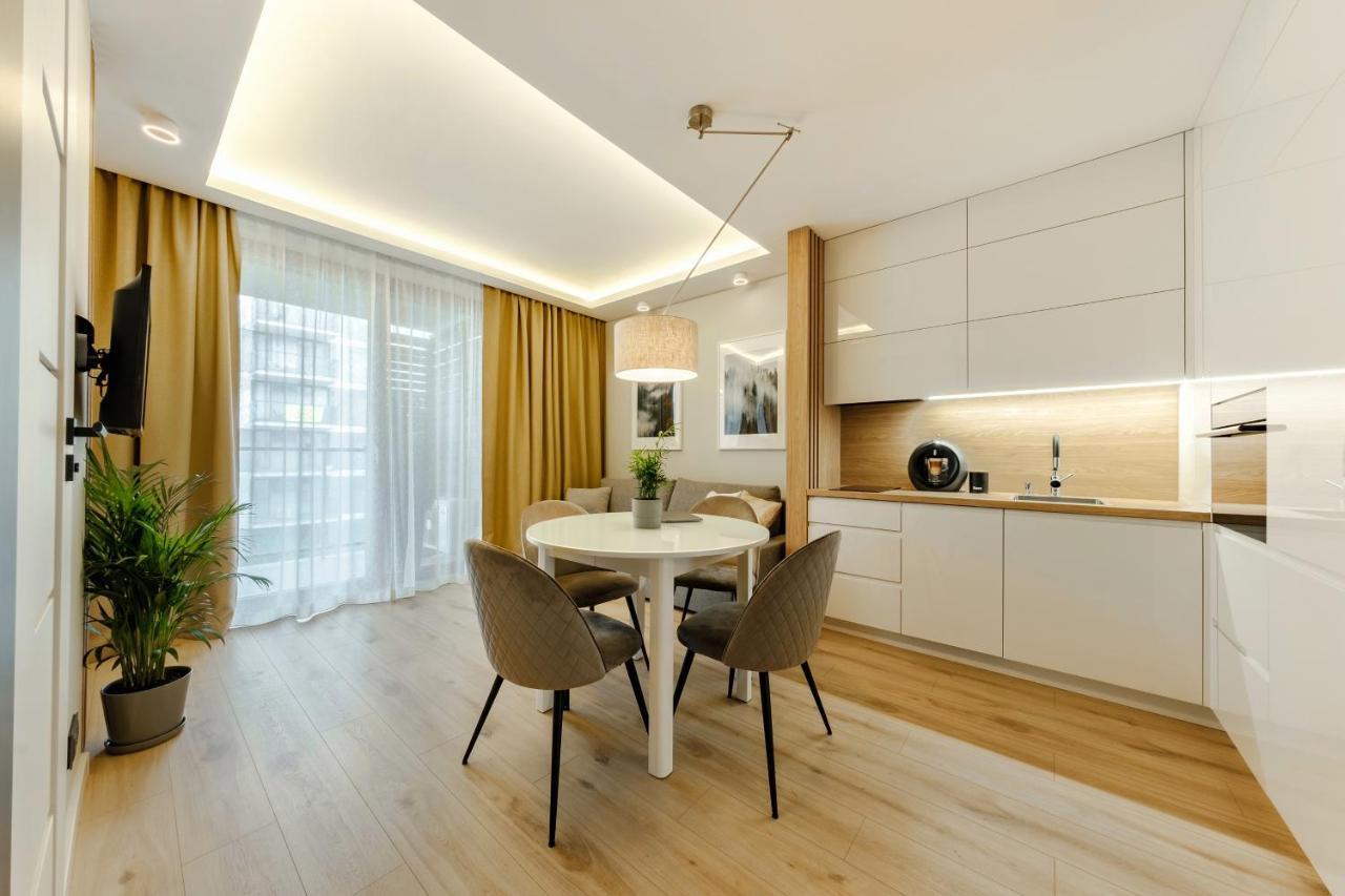 Apartment Wola, Wi-Fi, Smart Lock, Air Condition Varšava Exteriér fotografie